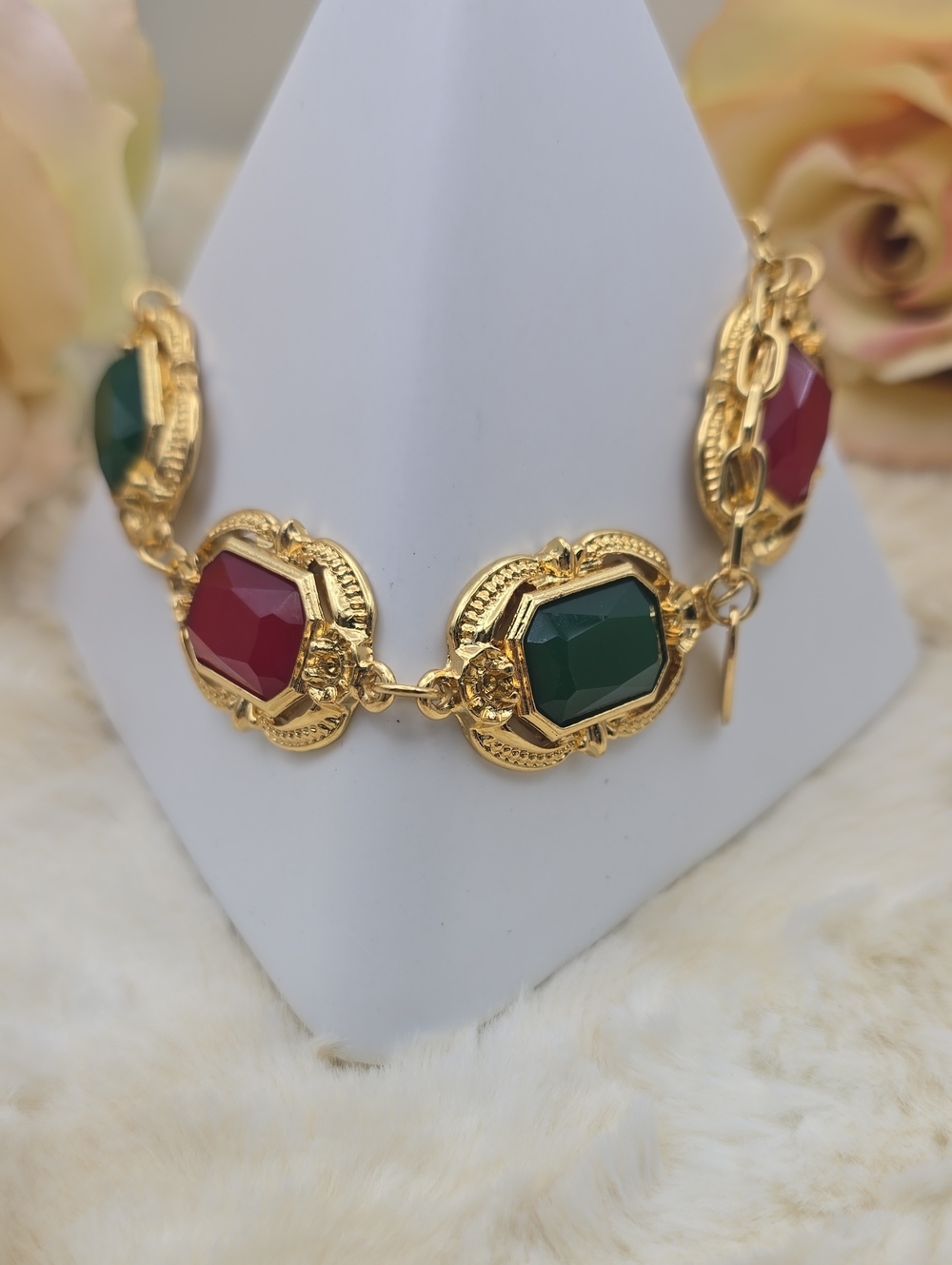 Vtg 80s MONET Gold Tone Red Green Lucite Resin Cabochon Bracelet Retro Runway